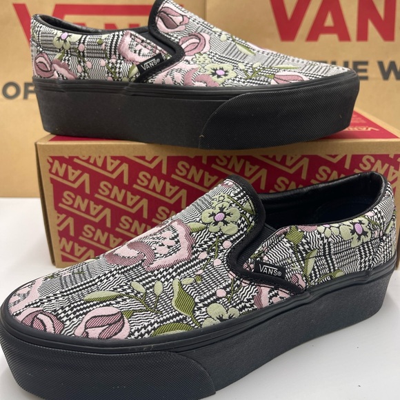 Vans Shoes - Vans WMNS Classic Slip-On Stackform Platform Sneakers 
Tapestry Floral Black